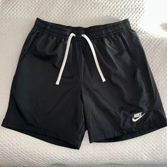 Shorts Nike Preto Original - Conforto e Estilo!