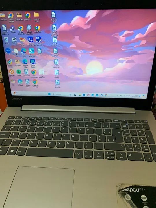 Notebook Lenovo - Tela grande e ótimo desempenho