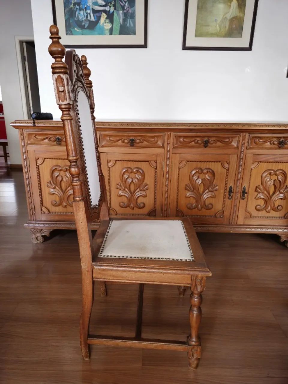 Mesa de Jantar de Madeira Cerejeira com 8 cadeiras - Foto 5