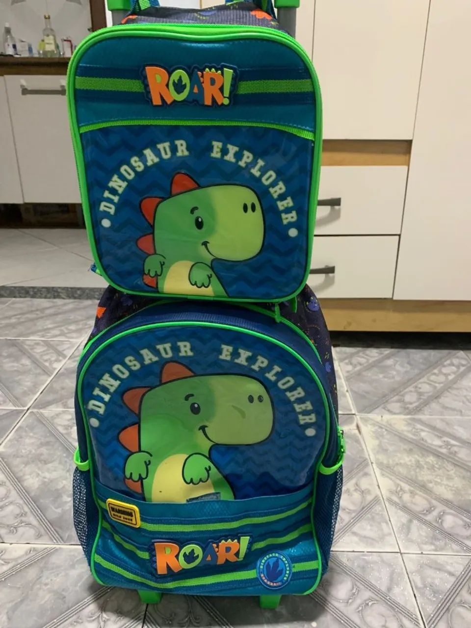 Kit de mochila e lancheira infantil do dinossauro