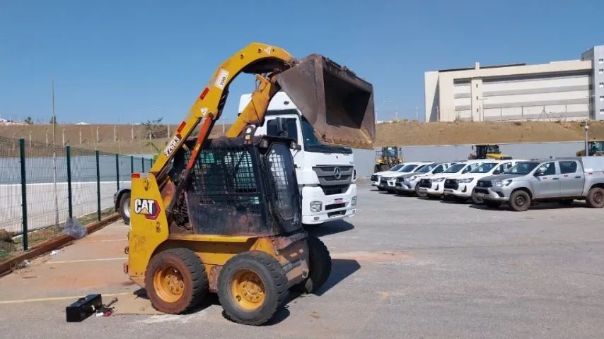 mini carregadeira caterpillar 226 ano 2022 - Foto 9