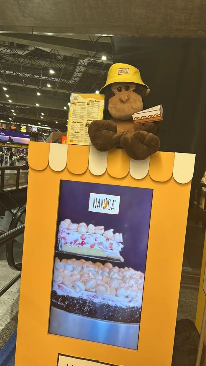 Carrinho e Totem em MDF de 15mm revestido em laminado Amarelo Novo Cromo Real L523 e Marfi - Foto 5