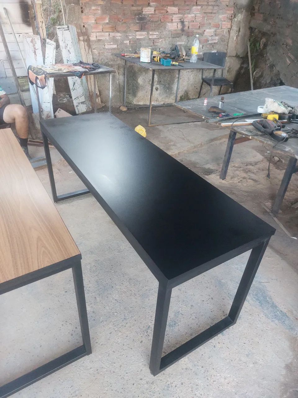 Mesa de escritório com design moderno e elegante - Foto 4