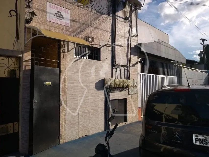 Prédio com 37 kitnet