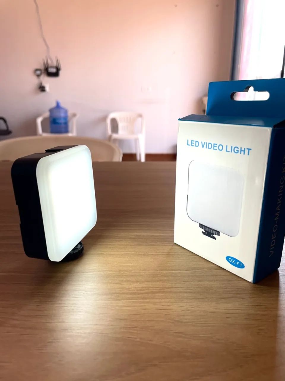 Luz de LED portátil P/videos e fotos ideal para criadores de conteúdo !!
