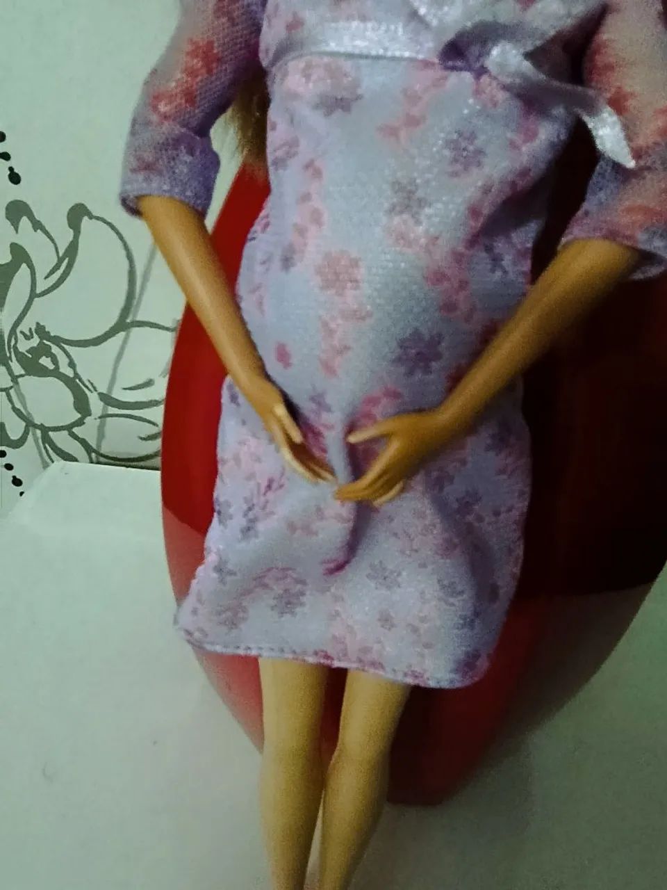 Boneca Barbie grávida com barriga e BB  - Foto 3