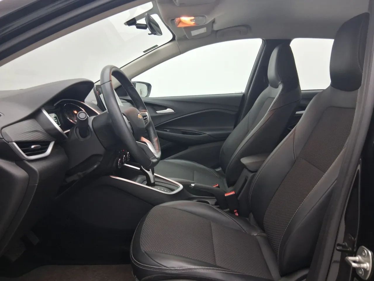 Chevrolet Onix Plus LTZ 1.0 12V TB Flex Aut. 4P, foto 16 de 18