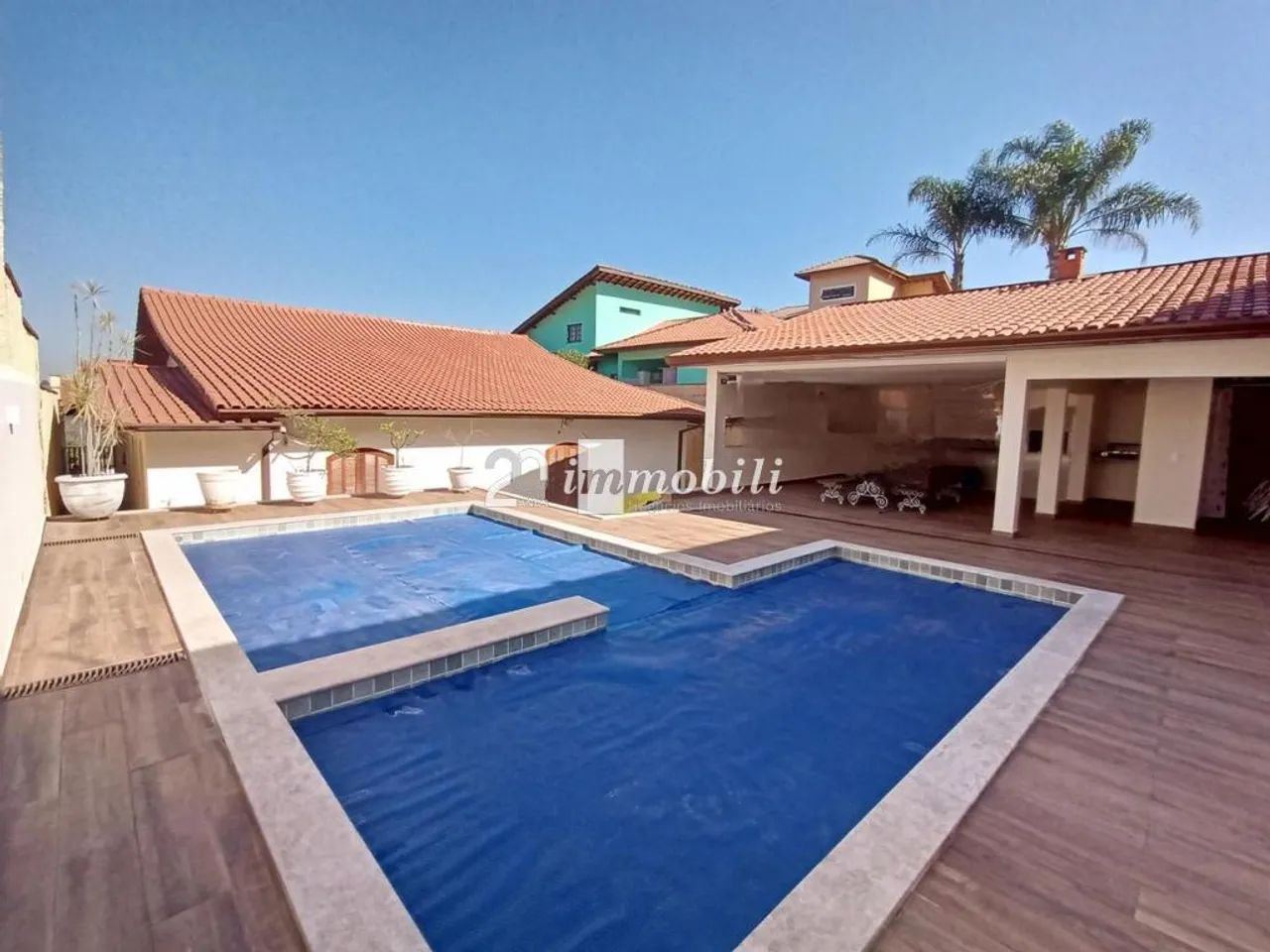 Casa à venda e para alugar em Cotia, Granja Viana, com 4 suítes, com 480.7 m² - Foto 2