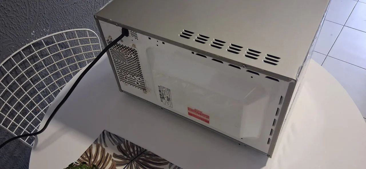 Micro-ondas Electrolux MI41S 127v - Foto 4