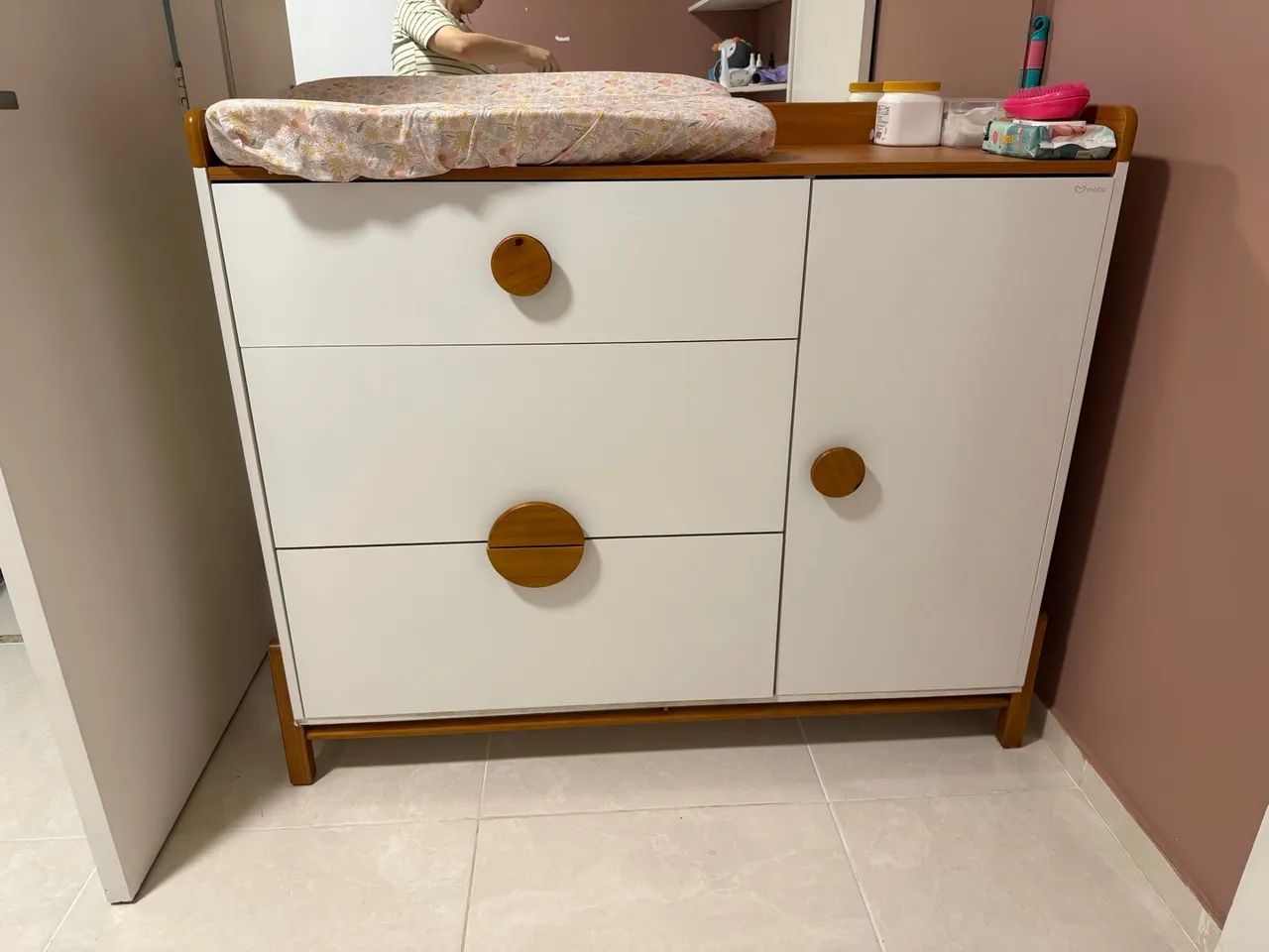 Quarto infantil, berço, cômoda e guarda-roupa  - Foto 2