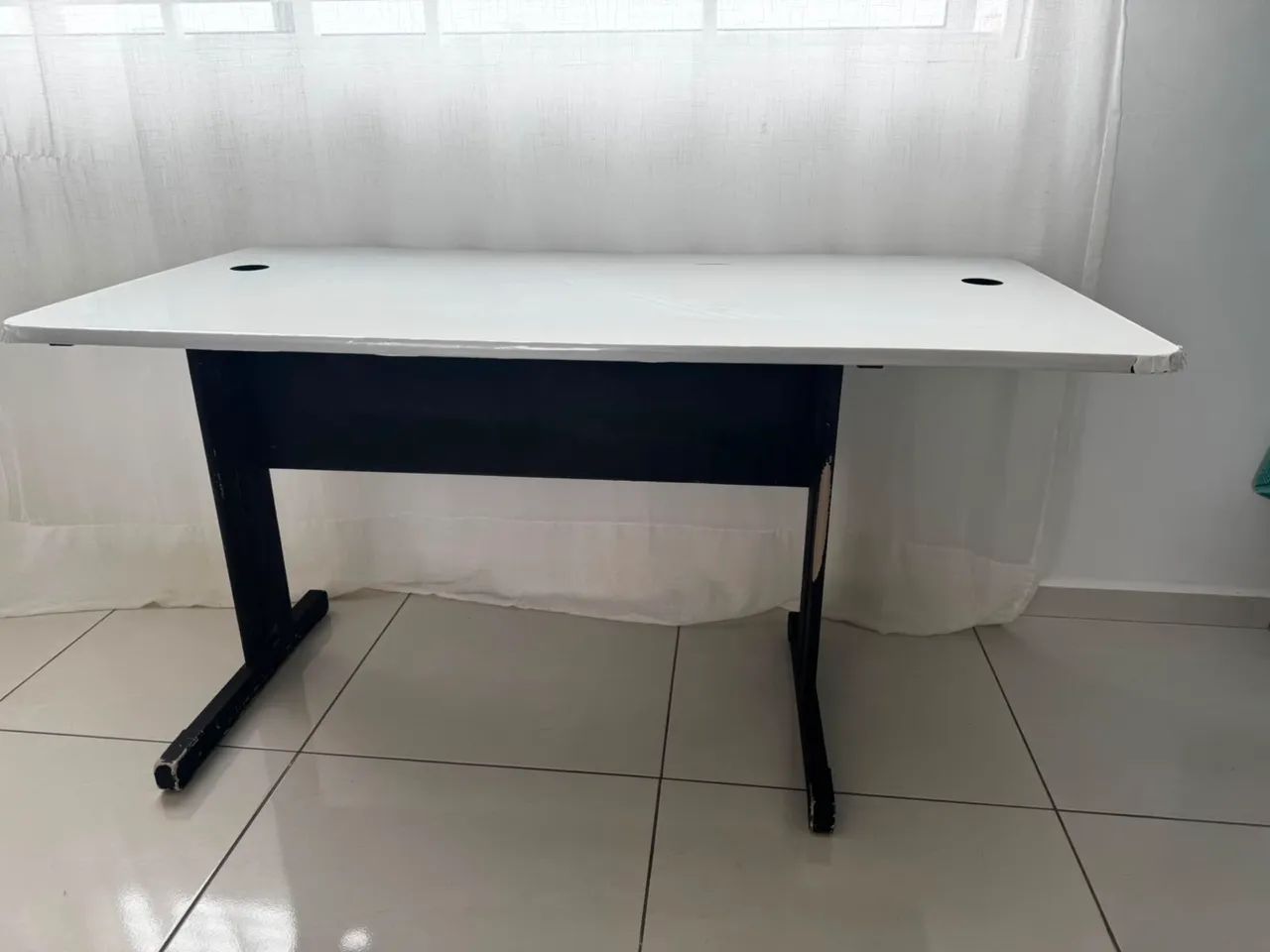 Mesa para escritório 138cm x 69cm - Foto 2