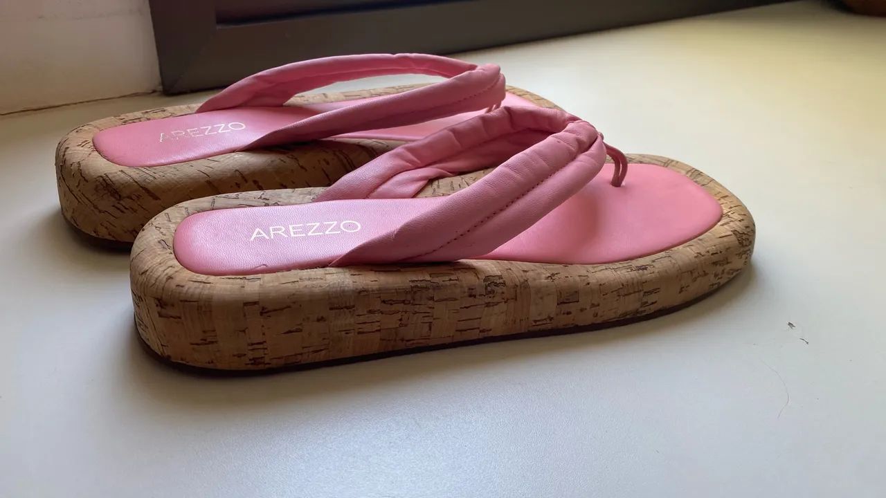 Sandália Rosa Couro Flatform Cortiça Arezzo - Foto 2