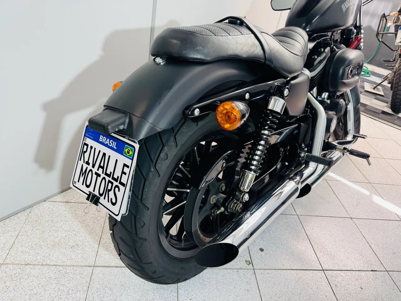 HARLEY DAVIDSON XL883 IRON  - Foto 2