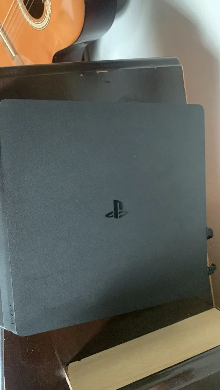 Ps4 1TB com três controles  - Foto 2
