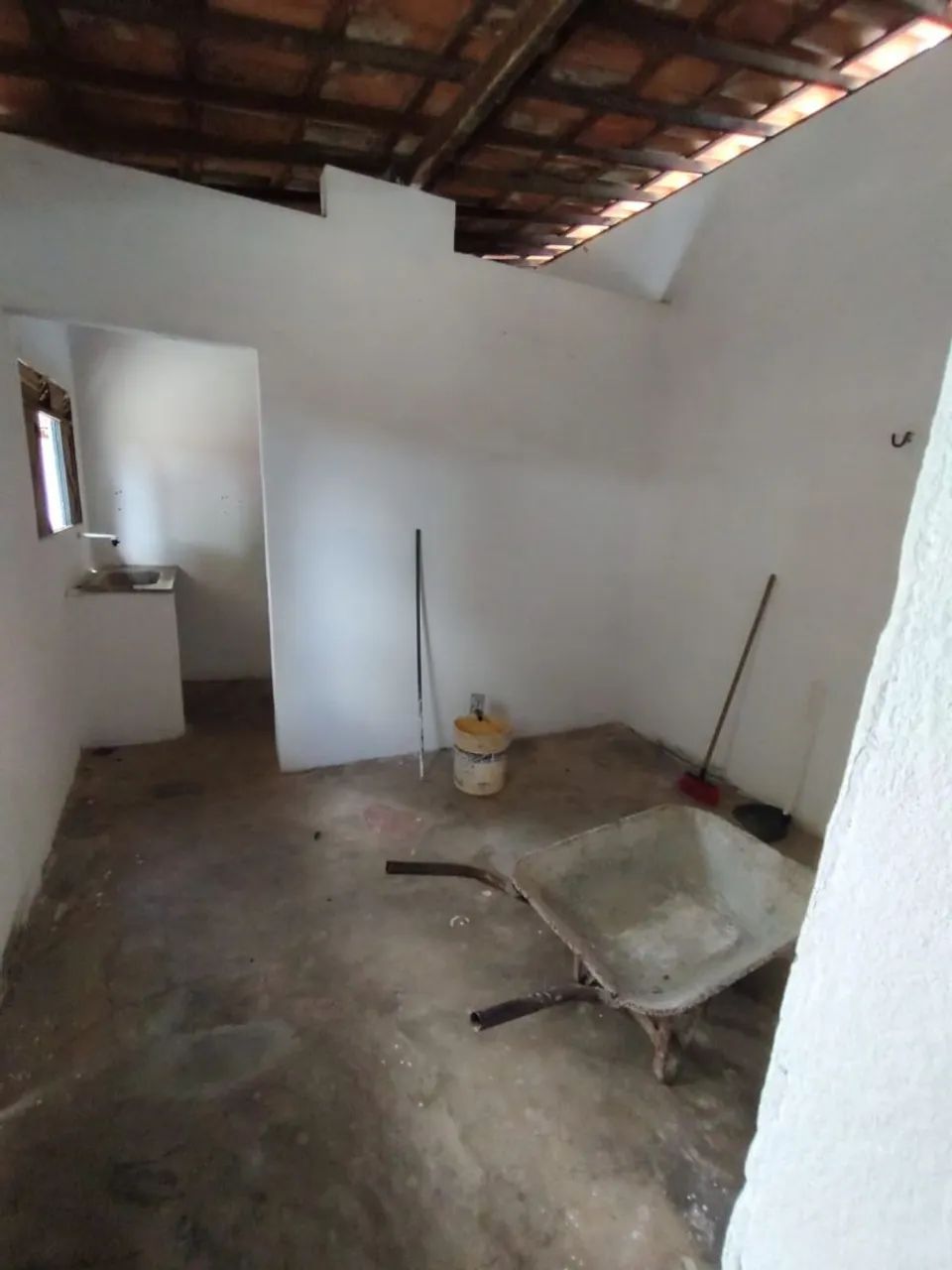 Alugo casa dos fundos  - Foto 3
