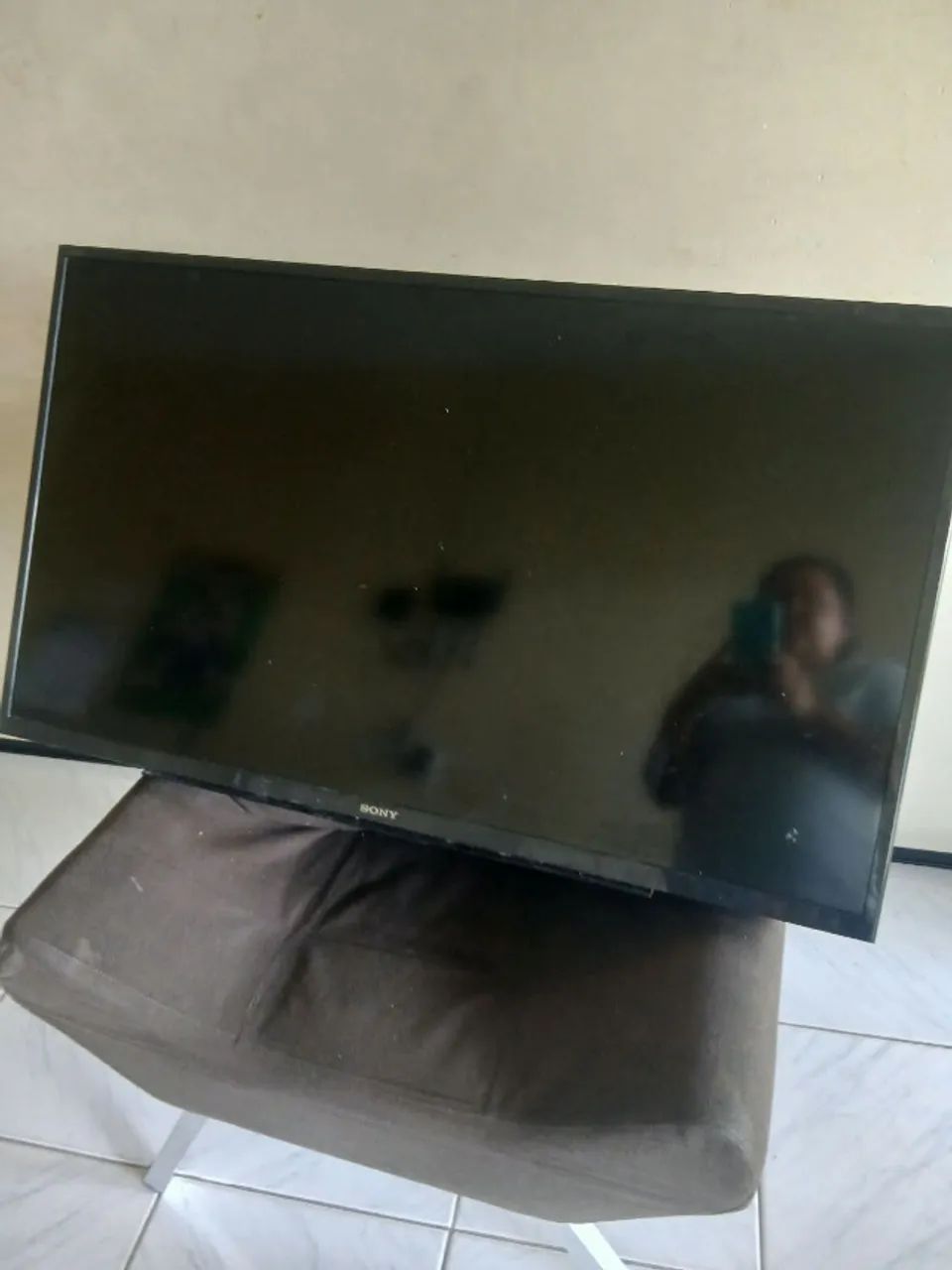 TV Sony 43 polegadas   C/ defeito  TELA EM CURTO.