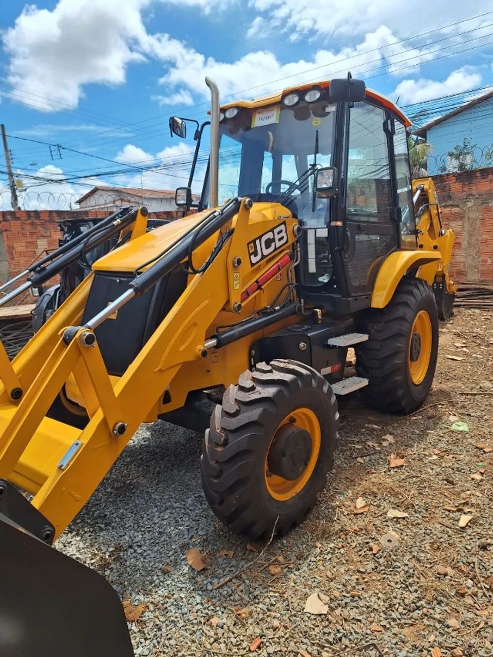 RETROESCAVADEIRA JCB 3CX 4X4 - ANO 2024 - Foto 4