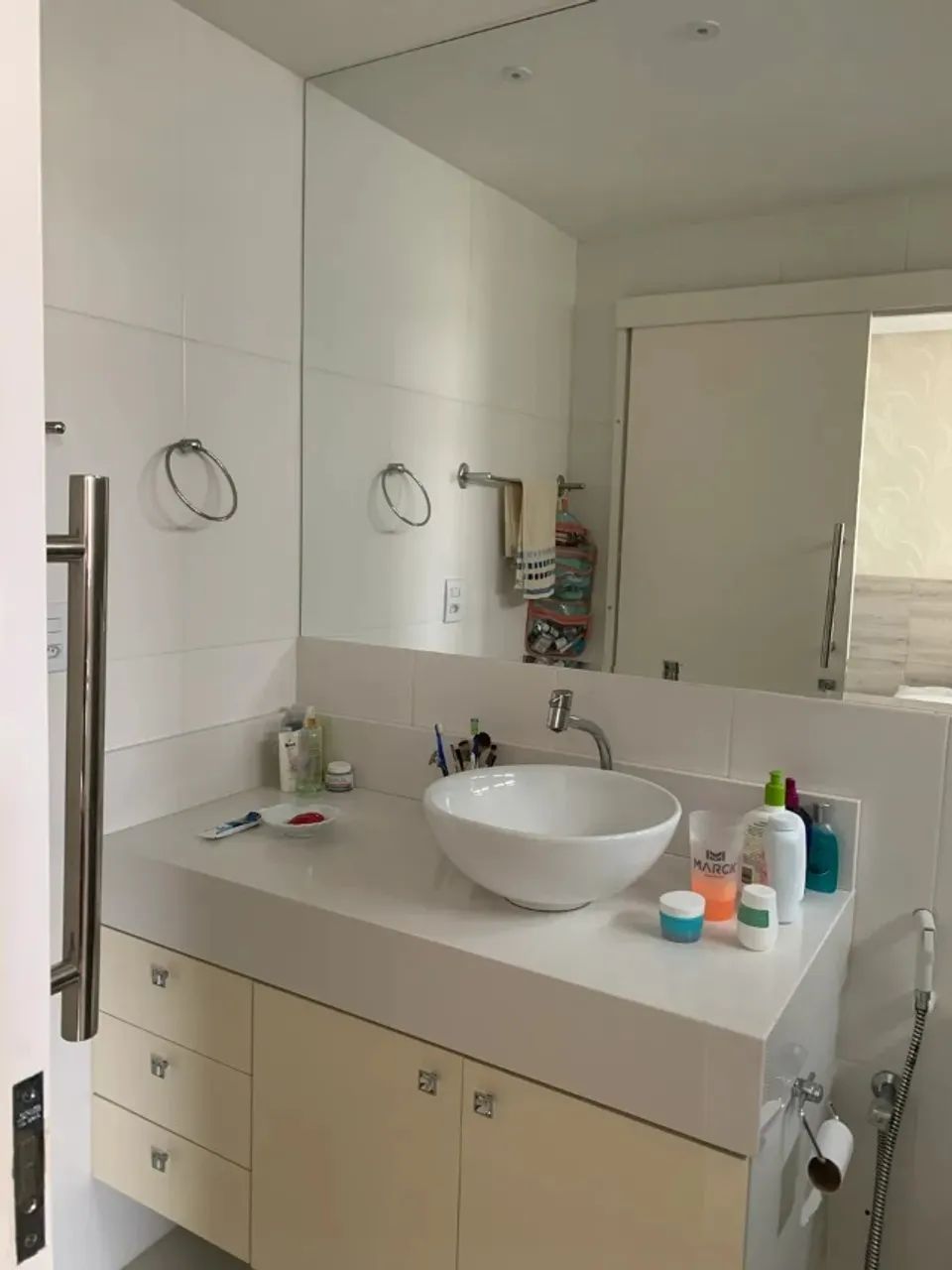 Alugo apartamento reformado e bem ventilado no bairro SÃO JOSÉ - Foto 4
