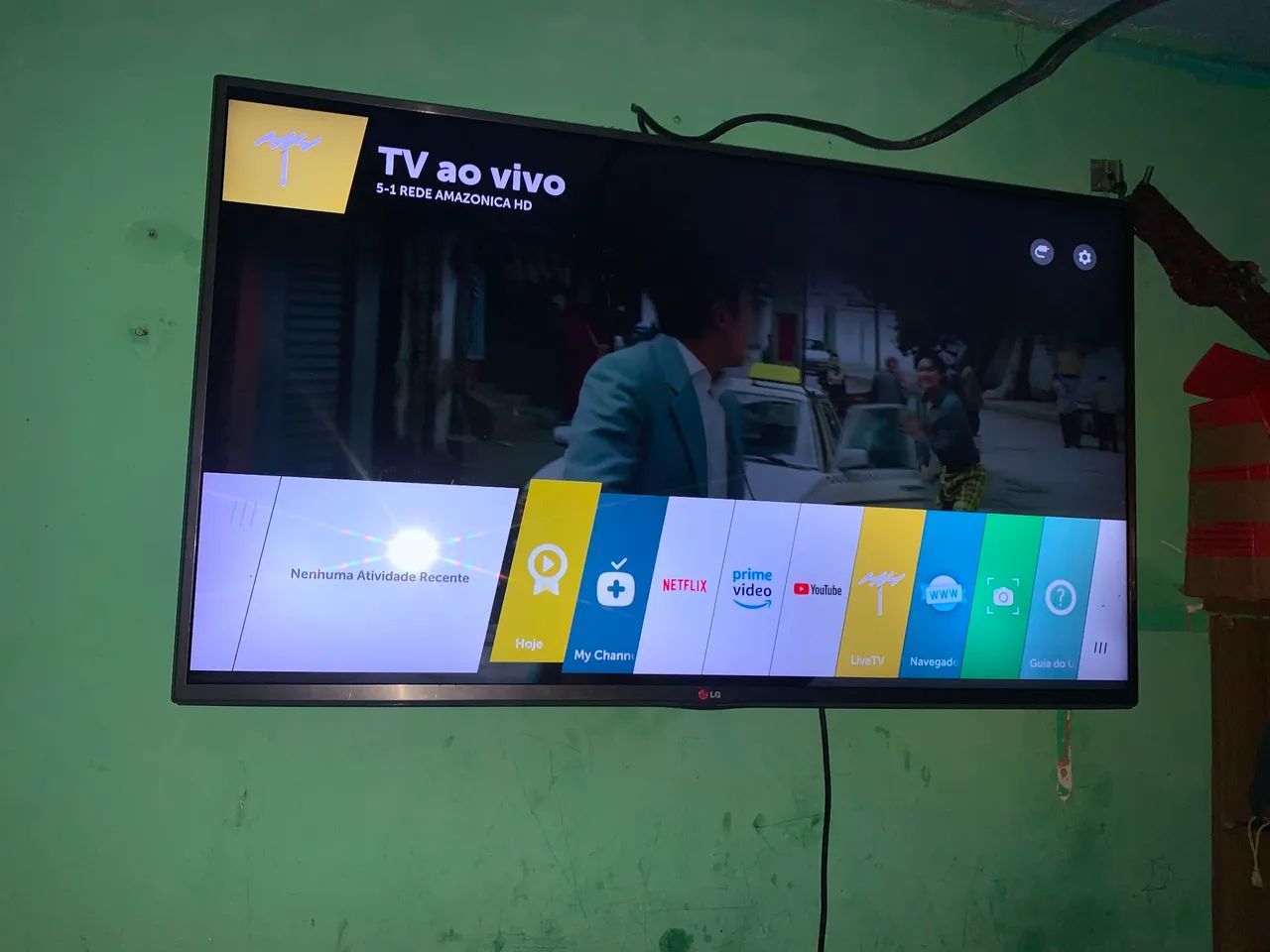 Vendo essa TV smart LG de 49 polegadas 