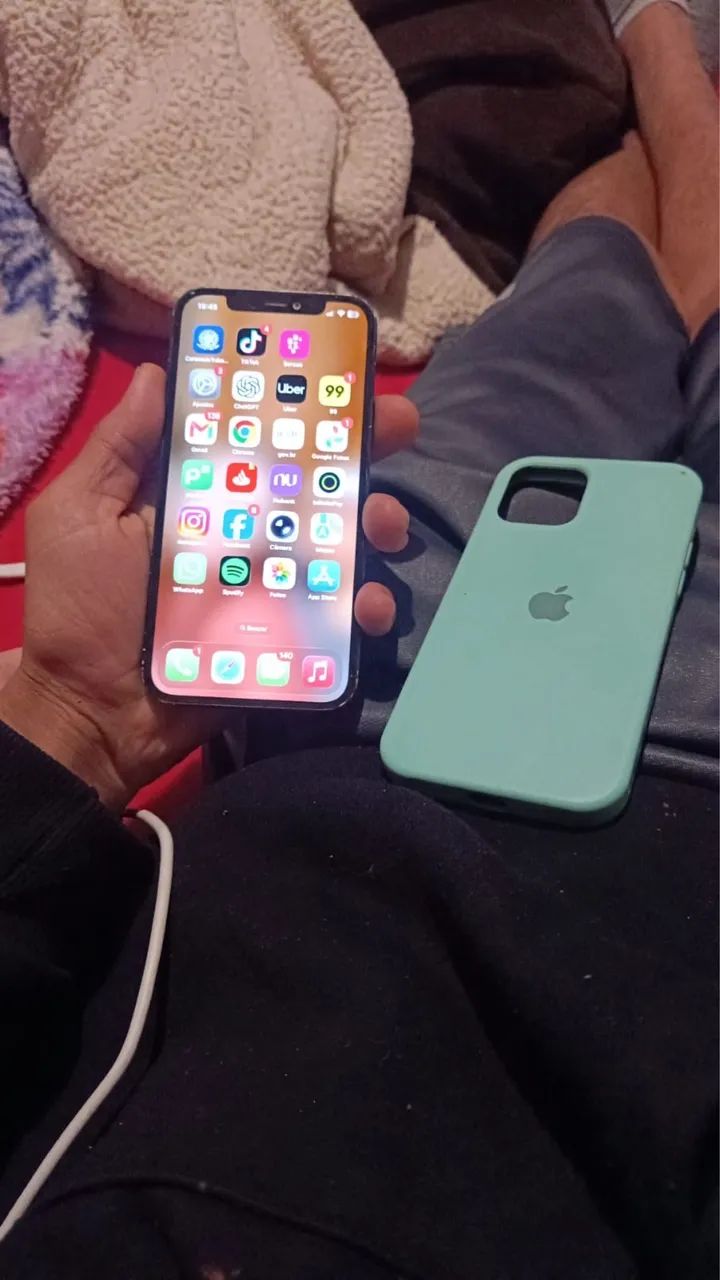 Vendo iPhone 12 em perfeito estado!!! - Foto 3