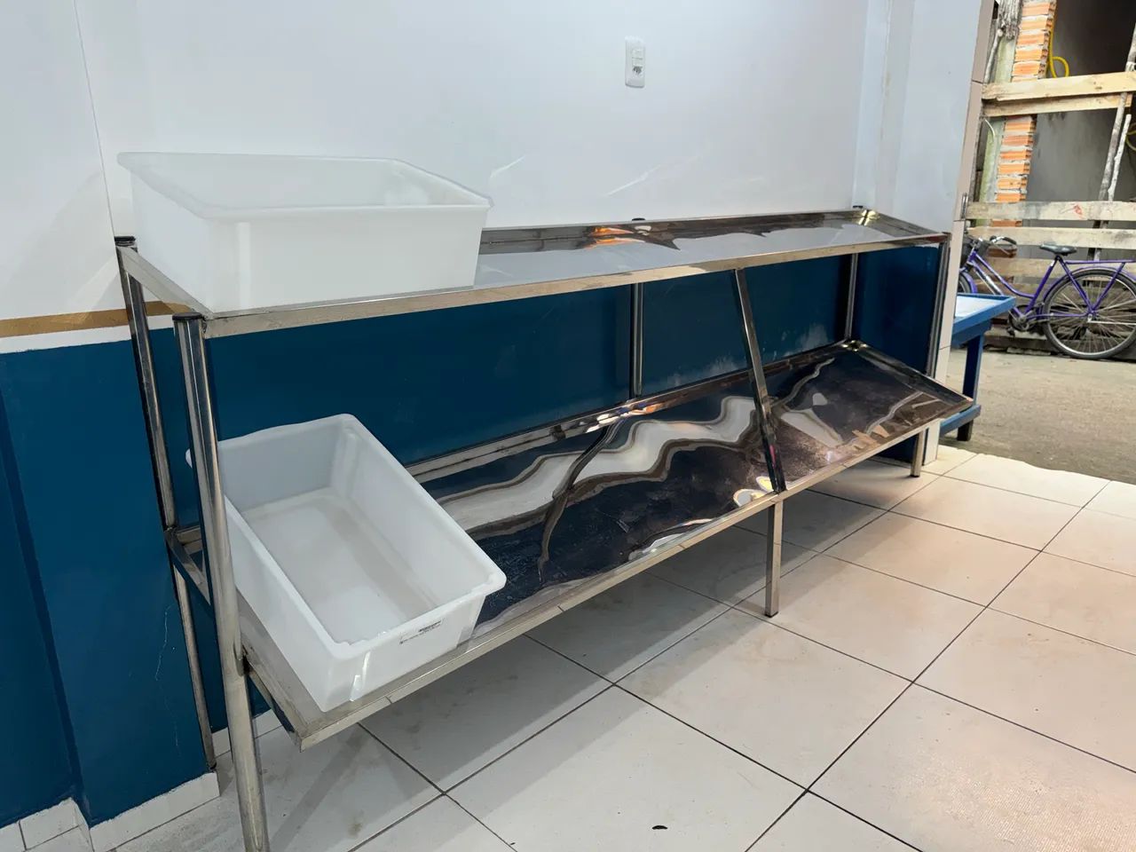 VENDO MESA TODA EM INOX, TODA NOVA SEM USO! - Foto 3