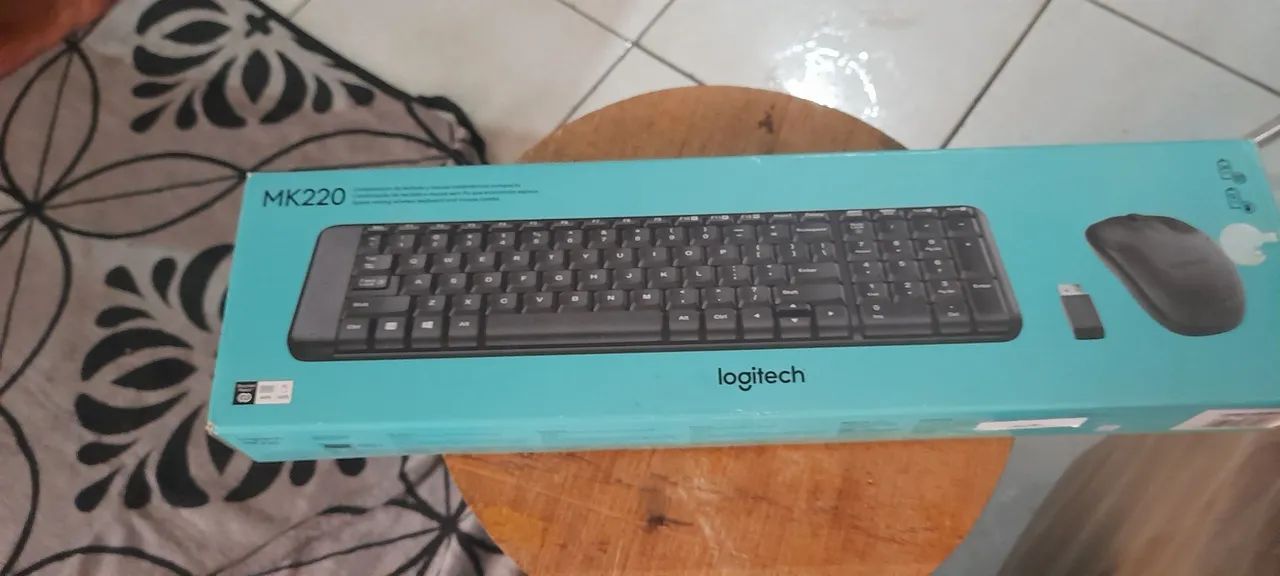 Teclado com mouse sem fio