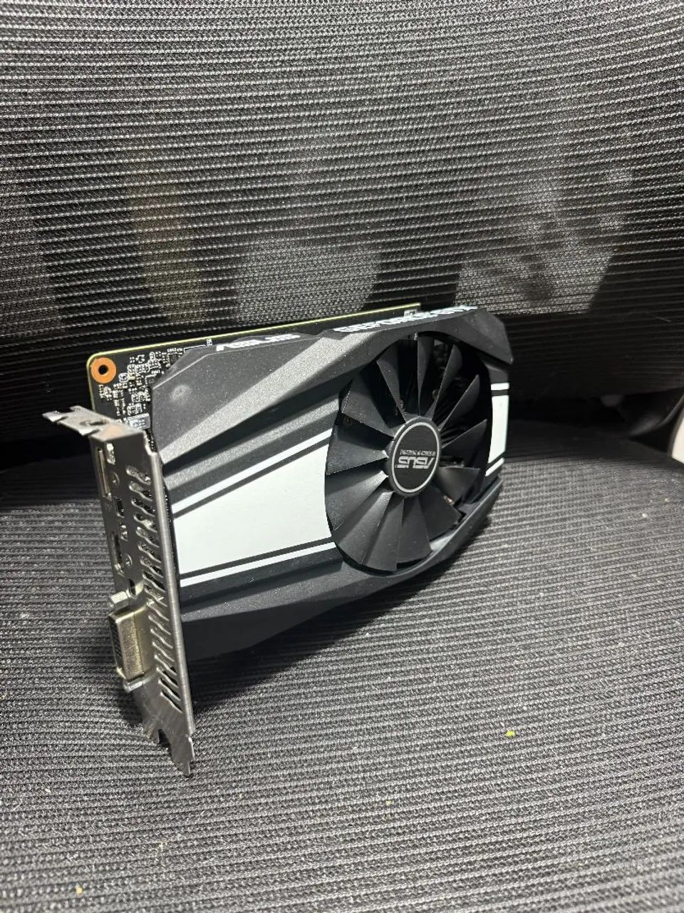 Gtx 1660 6GB - placa impecável.