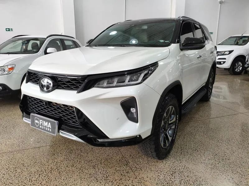 Toyota Hilux SW4 SRX Diamo. 4X4 2.8 TB DIE AUT 2022 - Foto 2