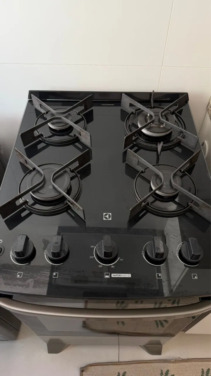 ストーブ CHURRASQUEIRAS FISCHER ELÉTRICA COM ESPETOS GIRATÓRIOS E GRELHA