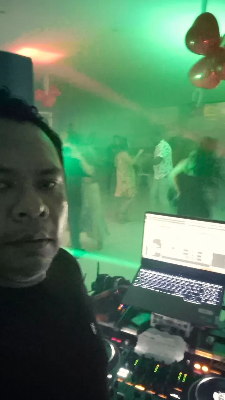 Dj com som e iluminação para a sua festa - Foto 2
