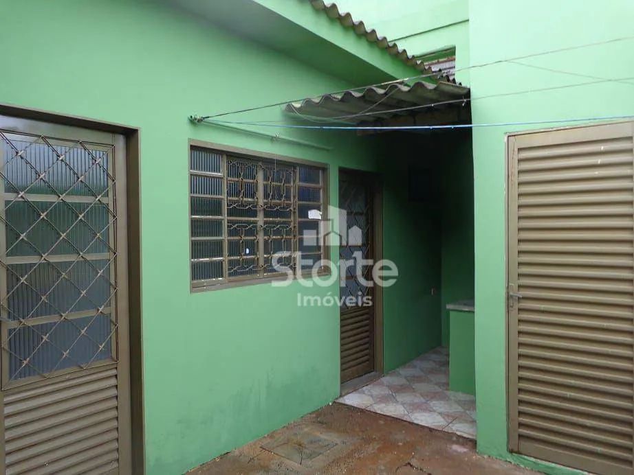 Ponto de esquina com 02 cômodos comerciais + apartamento + casa à venda, 230m² de área con - Foto 2