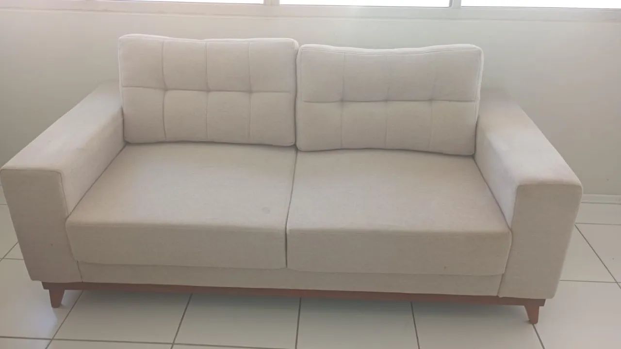 Vende mesa madeira maciça e sofá - Foto 2