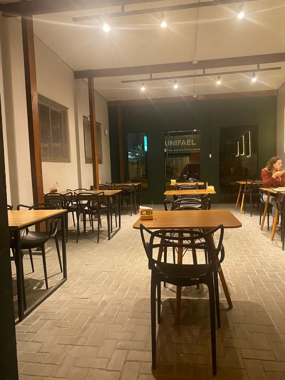 Vende pizzaria funcionando !!