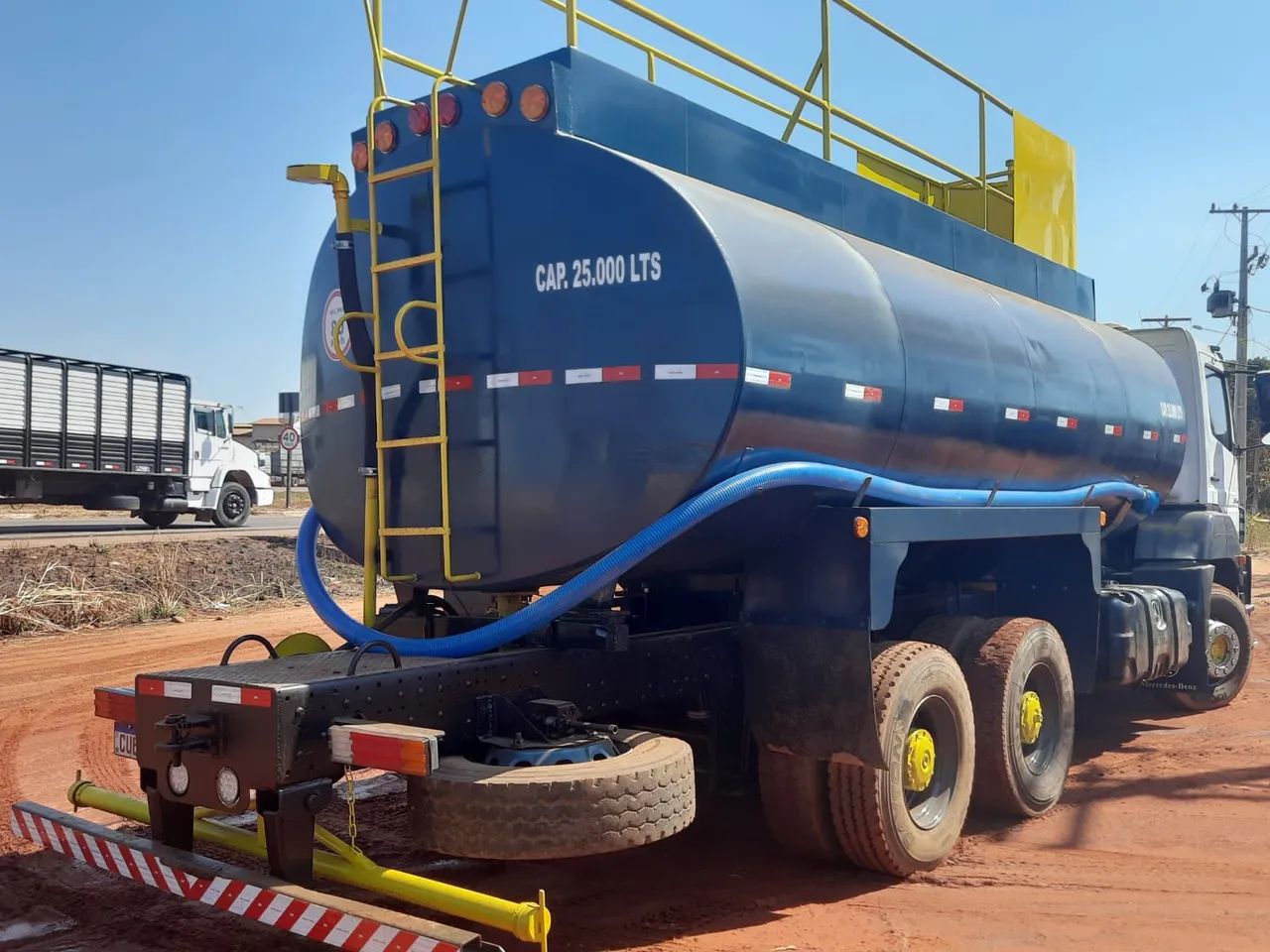 Caminhão Pipa tracado - MB AXOR 3344 6x4- Tanque 25.000 mil litros -  Bombeiro- Motor Novo - Caminhões - Jardim Aureny II, Palmas 1461229355 | OLX