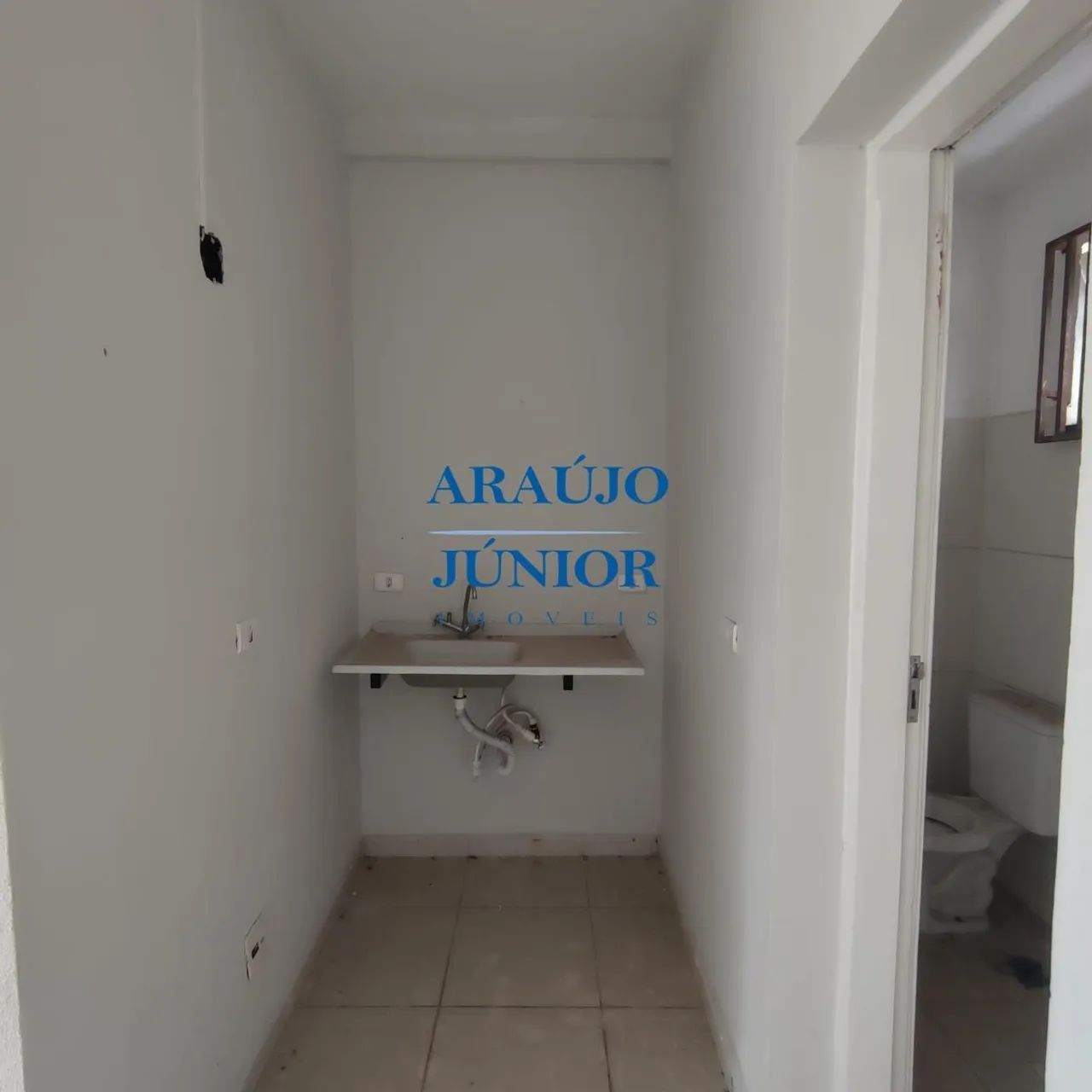 Sala Comercial no centro! Para Locação! - Foto 3