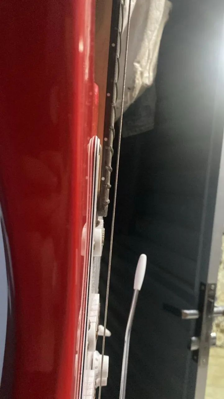 Guitarra Stratocaster, correia e cabo - Foto 4