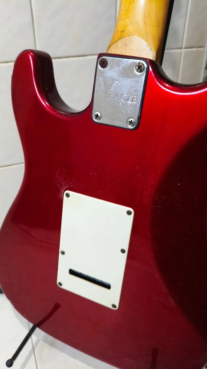Guitarra Eagle Stratocaster Vermelha + Capa | Funcionando Perfeitamente - Foto 3