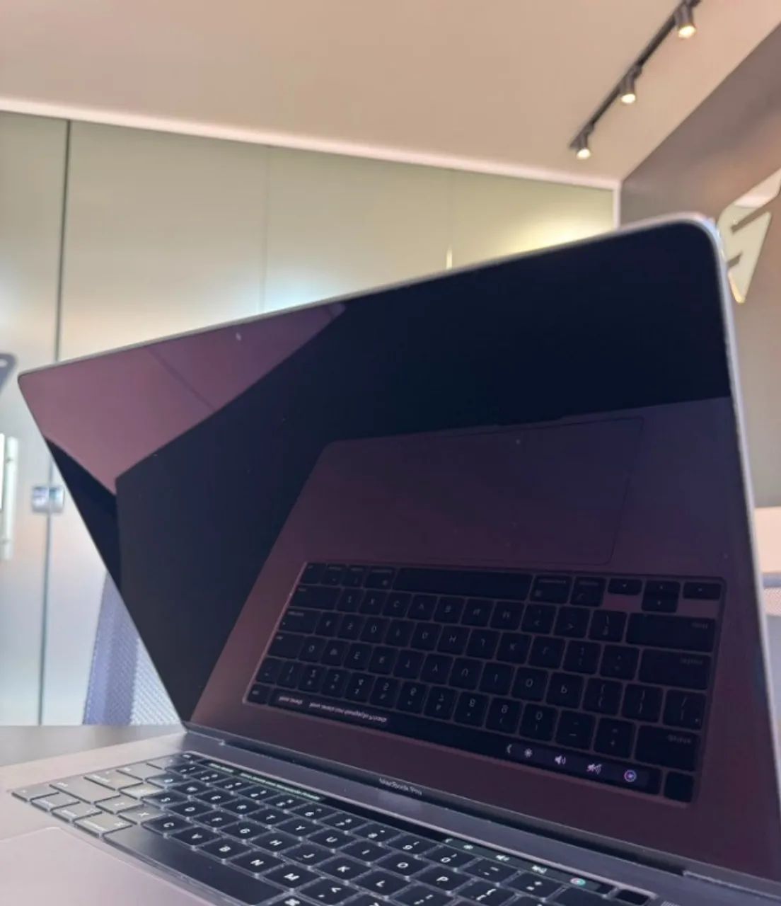Macbook Pro 2019 i7 16GB RAM 512GB SSD 16'' Space Gray - Foto 3