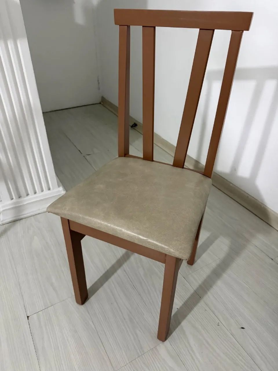 Mesa de jantar 80x90 com cadeiras e banquetas - Foto 4