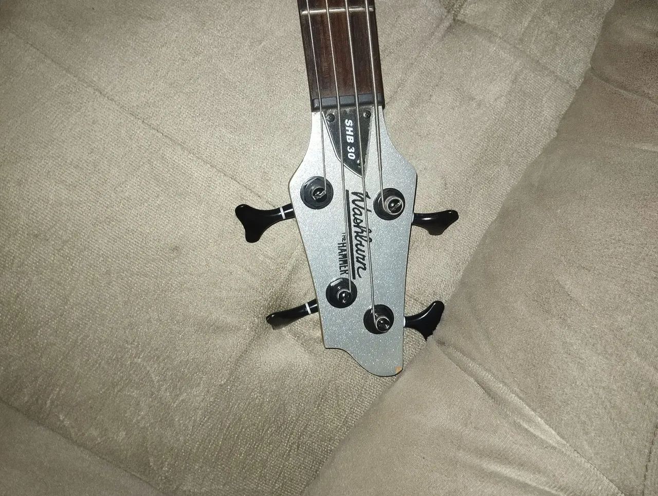 Contrabaixo washburn e cabo 6m - Foto 3