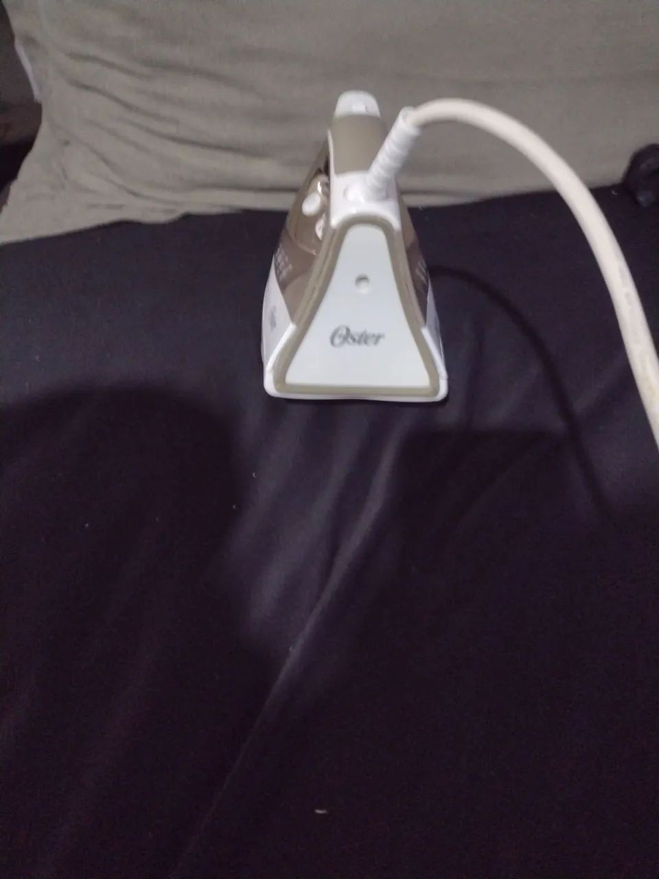 Ferro de passar roupa oster - Foto 5