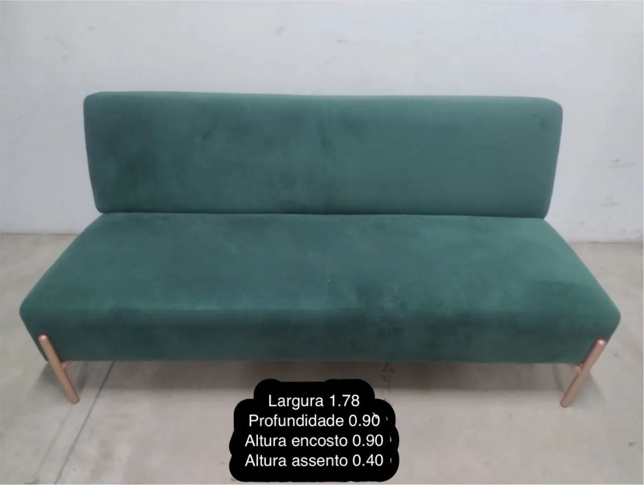 Sofá Tecido Tok Stok Verde Modelo Esgrima (Novo)