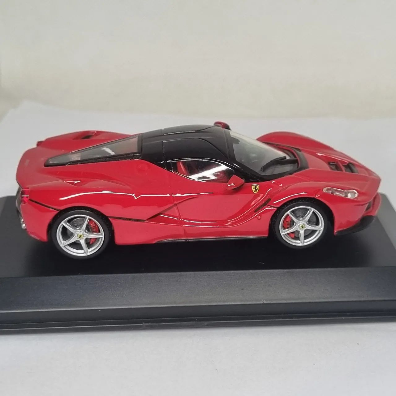 Miniatura Ferrari LaFerrari 1:43  - Foto 5