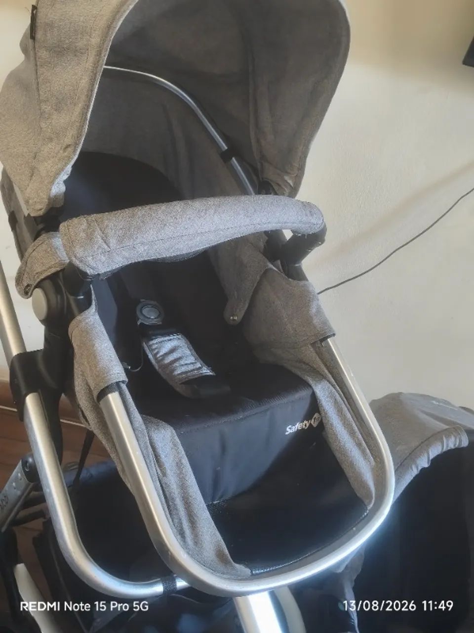 Carrinho de Bebe Satefy 1st preto e cinza Luxo