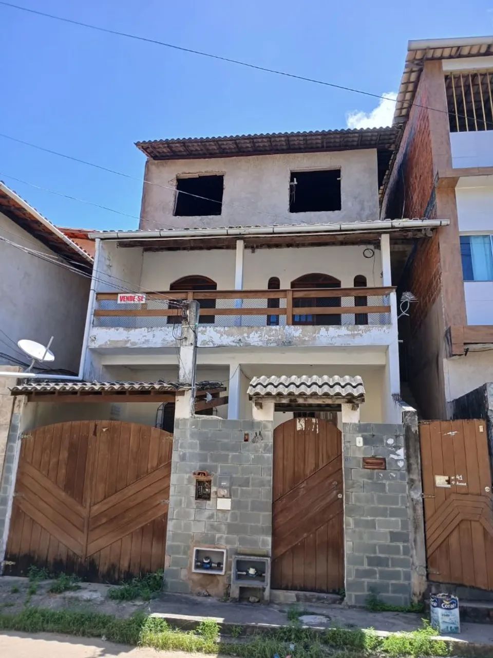 Vendo 3 casas ( 2 prontas e uma em acabamento)