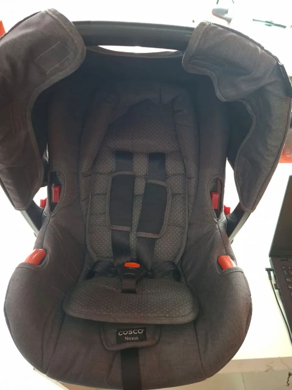 Bebê conforto Cosco Nexus
