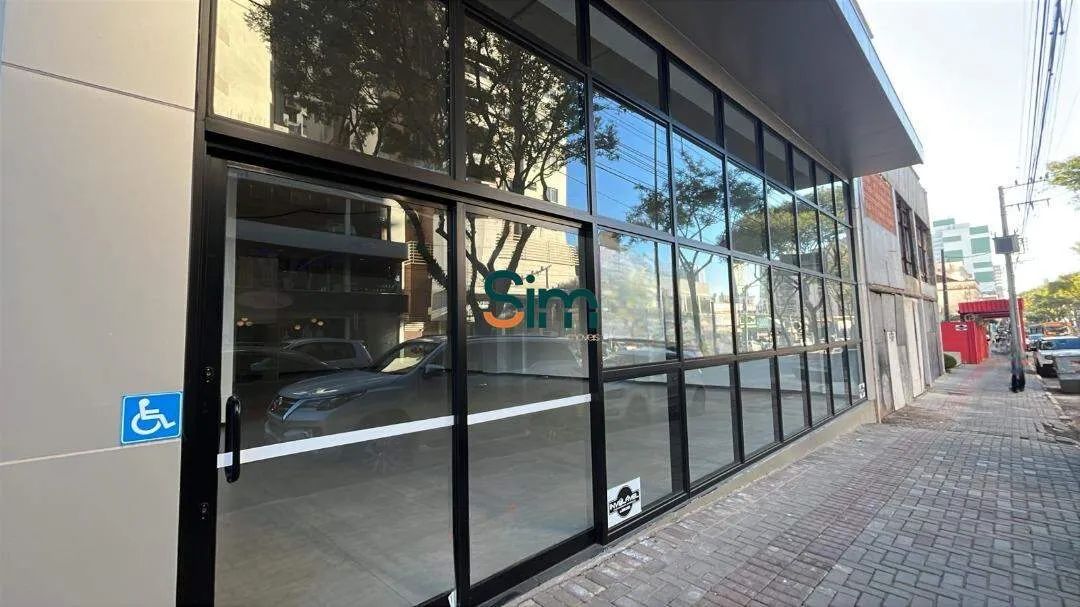 Sala comercial de frente no Centro de Chapecó (200m²)  2 banheiros - Foto 2