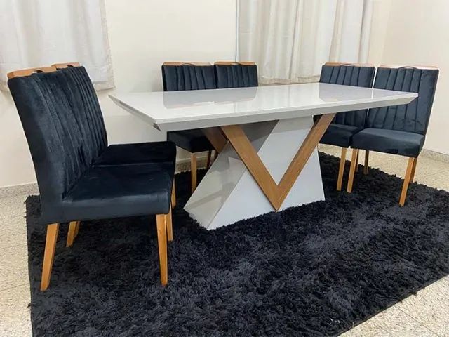 Mesa de Jantar com Tampo de Vidro + 8 Cadeiras no Preto