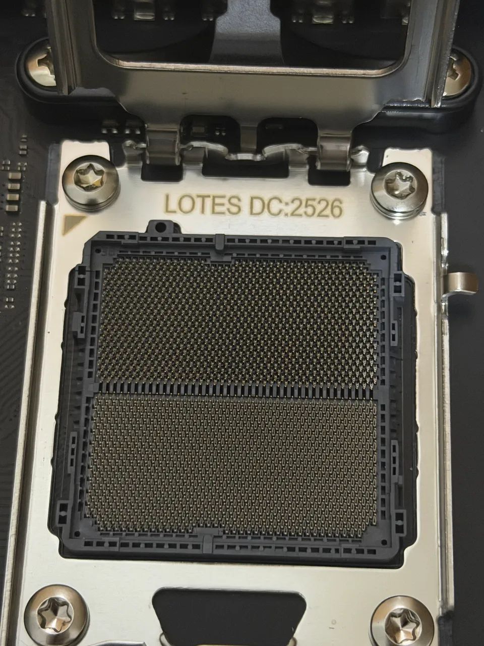 PLACA MÃE X870 MAX GAMING ASUS WI-FI  - Foto 3