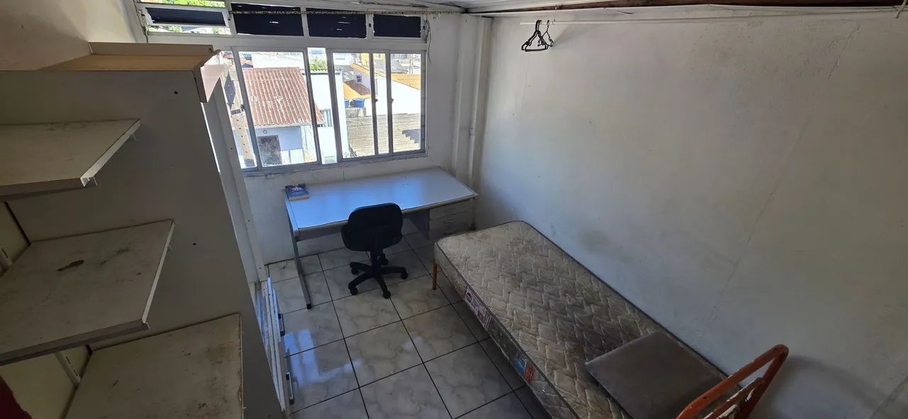 Alugo quarto individual para homens em republica prox a ufsc - Foto 2